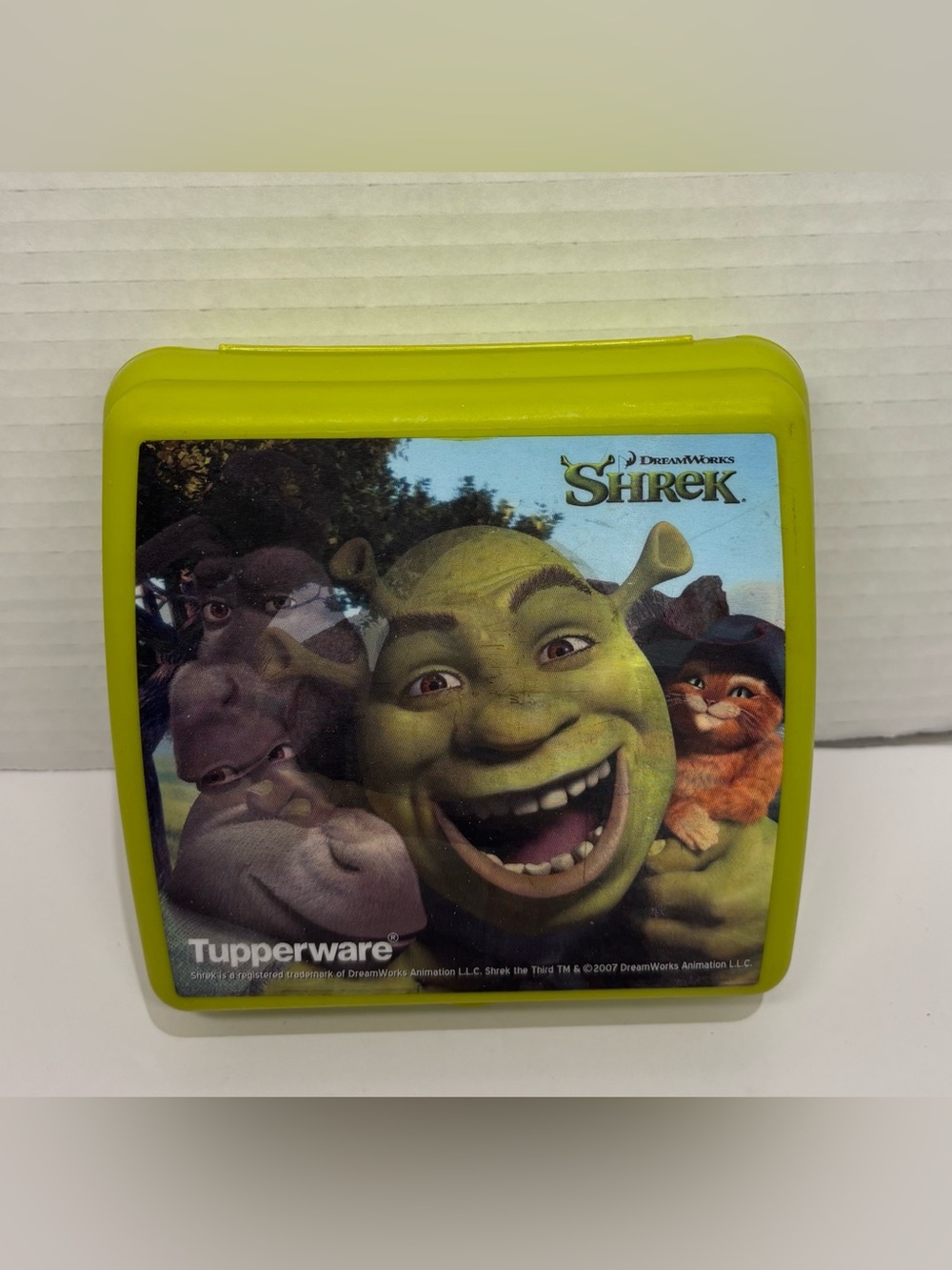 Retro 2007 Tupperware Shrek the Third Lenticular Sandwich Keeper Lunch Box